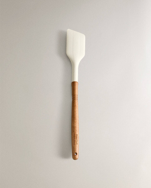 Silicone and wood spatula