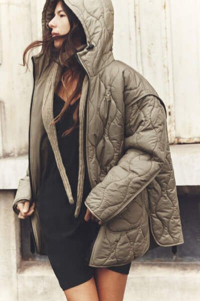 Puffer jacket with hood