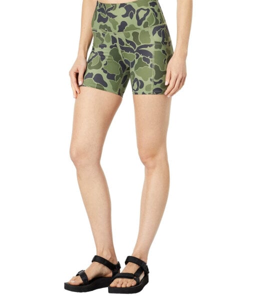 Хаки спортивные шорты для женщин Billabong 294379 Women Summit 5" Bike Shorts Canteen, Camo, размер SM