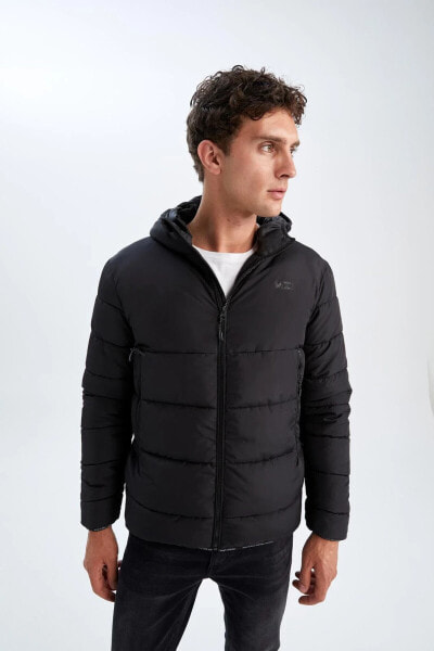 Regular Fit Kapüşonlu Rüzgar Geçirmez Puffer Şişme Mont