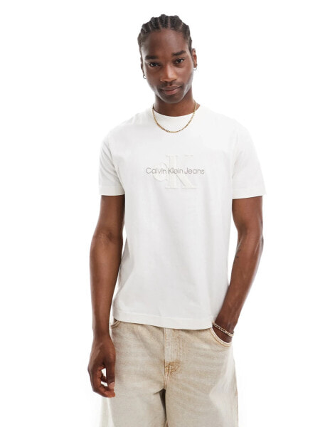 Calvin Klein Jeans chenille monologo t-shirt in white