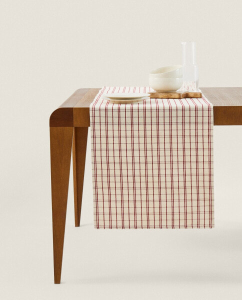 Checked cotton table runner