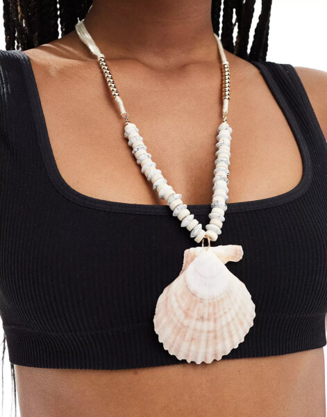 8 Other Reasons statement shell necklace in pink