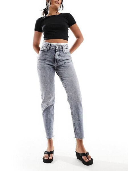 Calvin Klein Jeans mom jean in grey