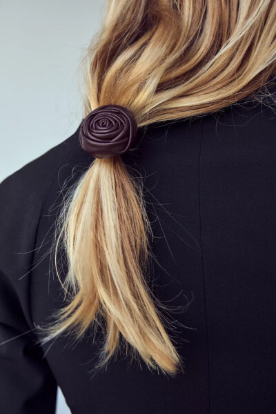 LEATHER FLOWER SCRUNCHIE