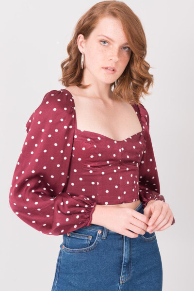 Женская укороченная блузка с длинным объемным рукавом и геометричным вырезом Factory Price