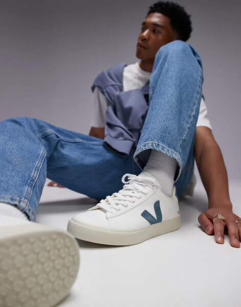 VEJA Campo trainer in white/blue