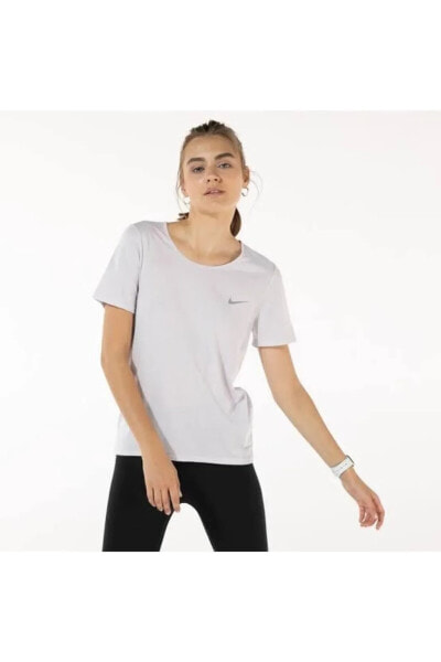Dri-fit Run Division Short-sleeve Kadın Tişört