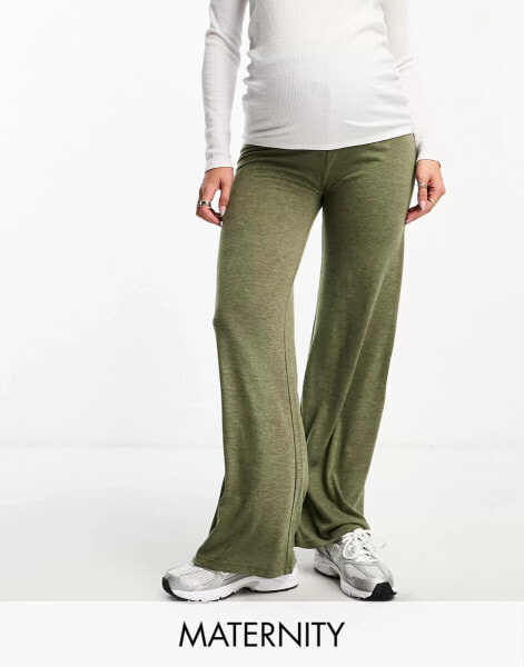 Mamalicious Maternity – Jersey-Hose mit weitem Schnitt in Khaki, Umstandsmode