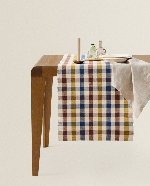 Ribbed cotton table runner