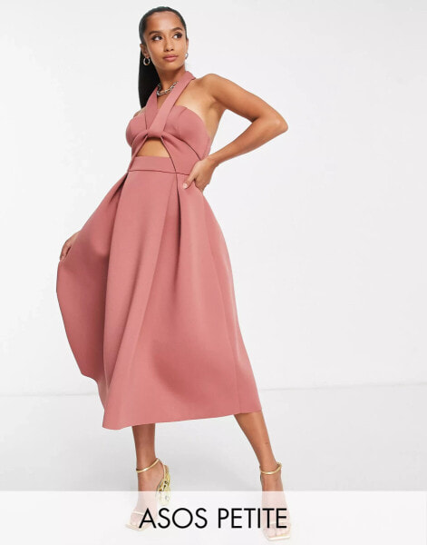 ASOS DESIGN Petite – Midi-Ballkleid in Rose mit verdrehtem Detail, Neckholder-Träger und Zierausschnitten