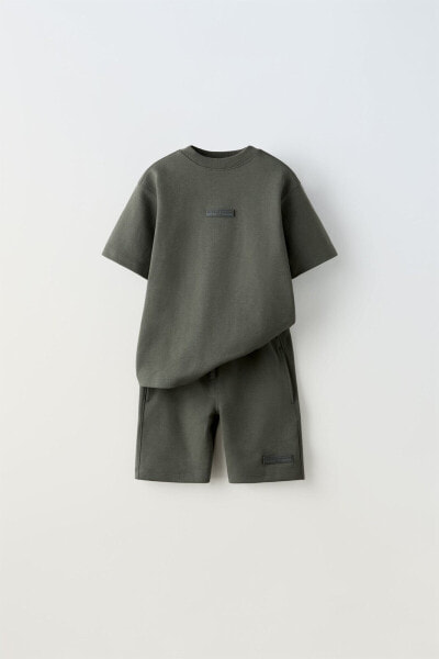 Комплект из футболки и шорт-бермудов из мягкой ткани ZARA