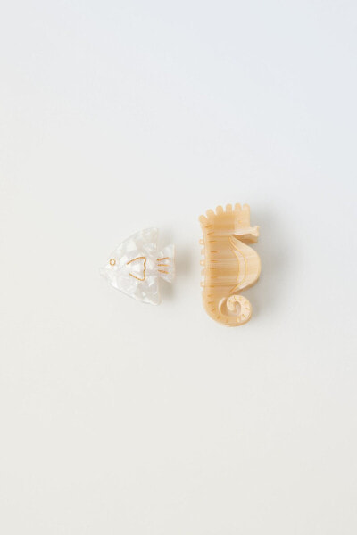 2-pack of seahorse and fish hair clips