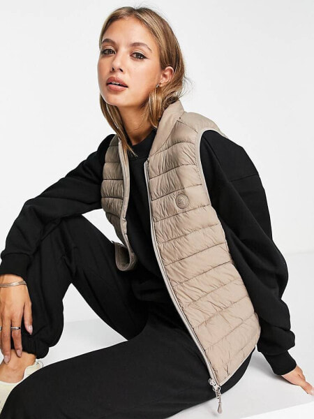 Scalpers Gstaad quilted vest in taupe