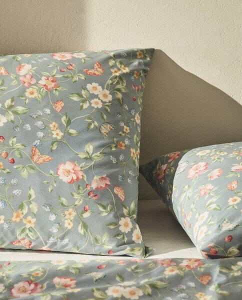 Floral print pillowcase