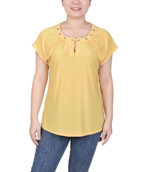 Petite Grommet Neck Knit Short Extended Sleeve Top