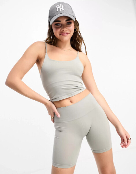 Pull&Bear – Nahtlose Legging-Shorts in Grau mit hohem Bund, Kombiteil