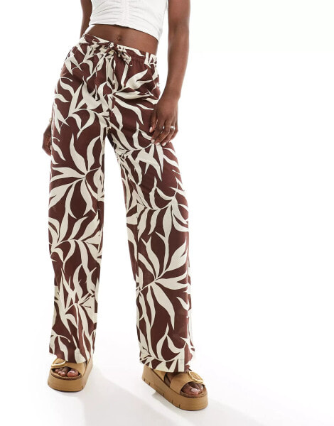 New Look wide leg trousers in palm print