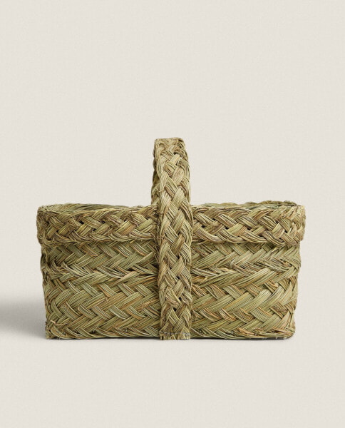 Esparto basket with handle