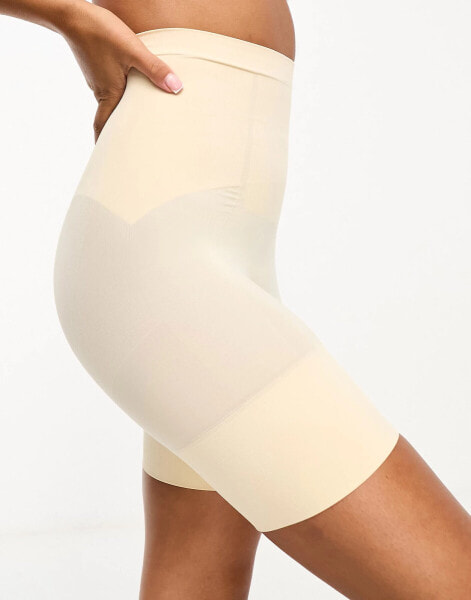 Dorina Absolute Sculpt seamless high control High- waist shorts in beige