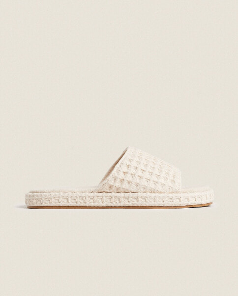 Waffle-knit platform slippers