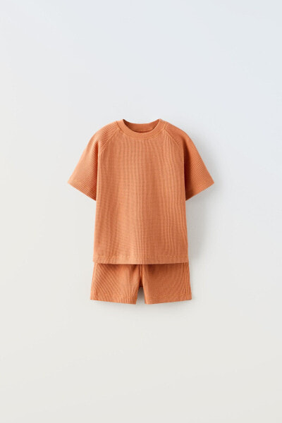 Plush t-shirt and waffle-knit bermuda shorts co-ord