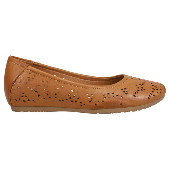 Baretraps Mariah Perforated Womens Size 8.5 M Flats Casual BT24819-234