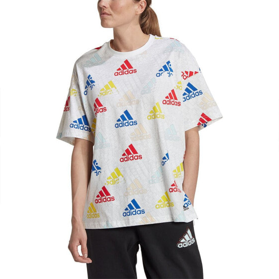 Футболка Adidas Essentials с многоцветным логотипом