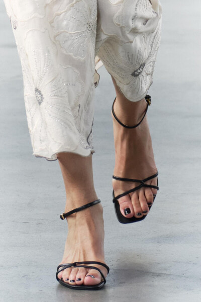 HIGH-HEEL STRAPPY SANDALS