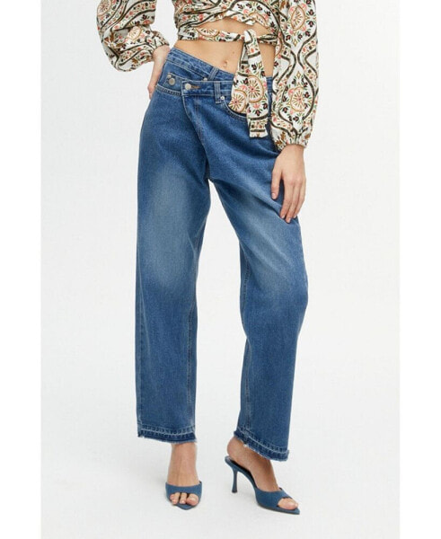 Women's Jeans with Asymmetric Closure