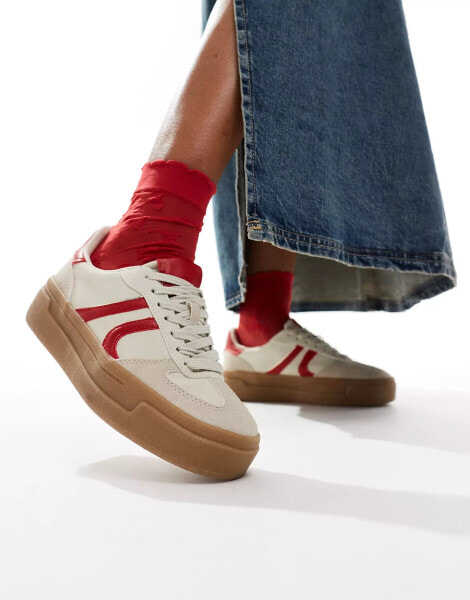 Stradivarius chunky sole trainer in beige & red