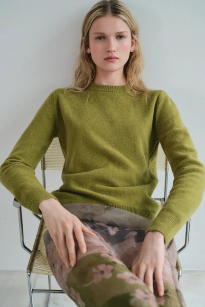 BASIC WOOL AND CASHMERE BLEND SWEATER