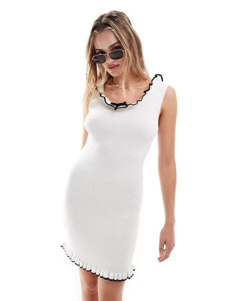 ASOS DESIGN – Gestricktes Minikleid in Creme mit kontrastierenden weißen Säumen und Bindedetail