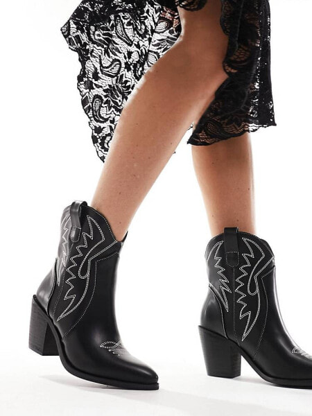 Glamorous western ankle boots in black