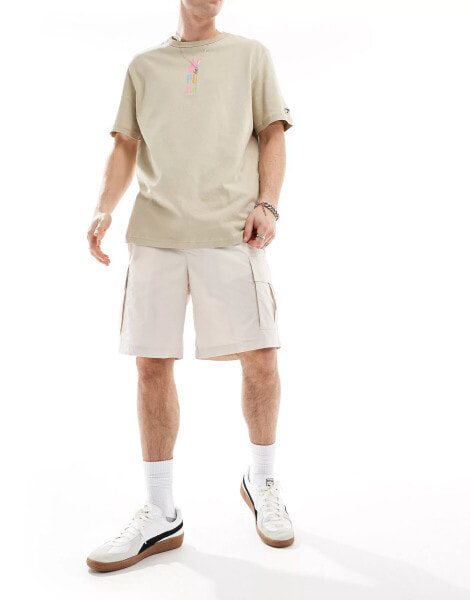 Jack & Jones loose cargo short in off white