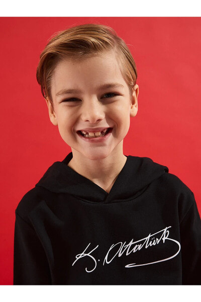 LCW Kids Atatürk İmza Baskılı Erkek Çocuk Hoodie