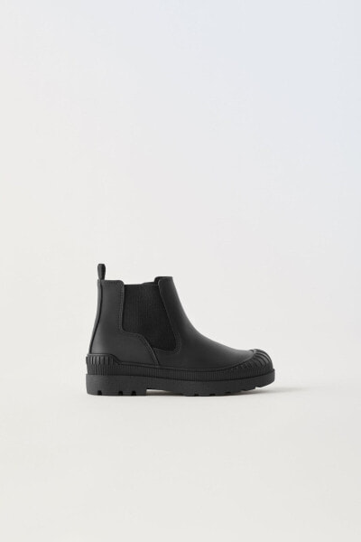 Rubberised ankle boots