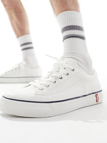 Levi's LS2 trainer in white with logo