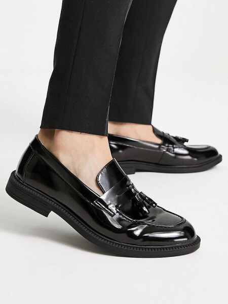 schuh Randall tassel loafers in black