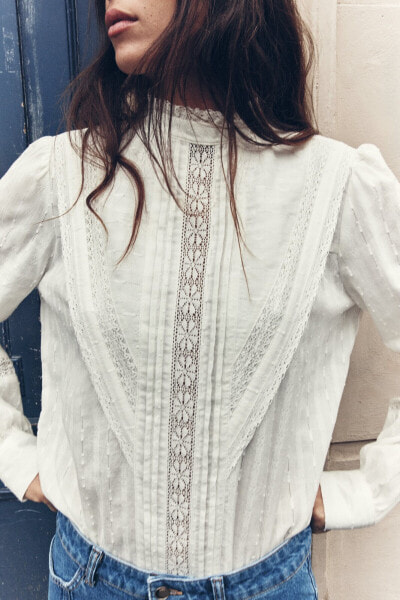 Romantic blouse with lace trim