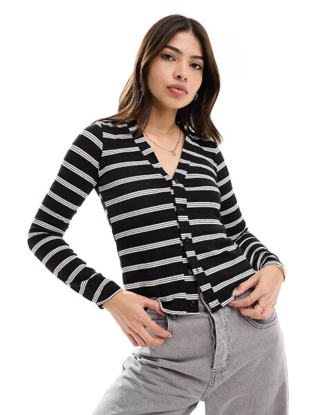 ASOS DESIGN fitted v neck striped textured cardi in black and white