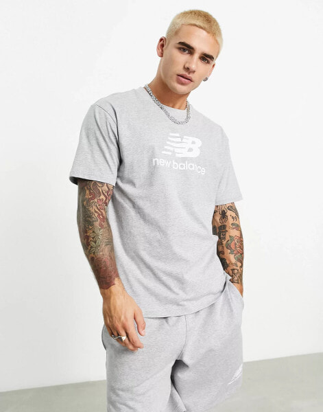 New Balance – Athletics Archive – T-Shirt mit Grafik in Grau