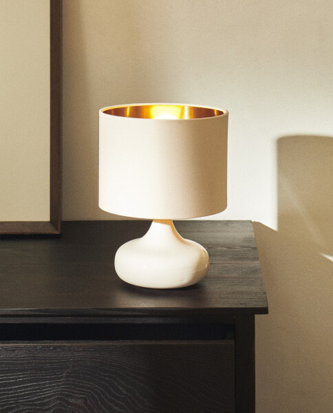 Small table lamp with ceramic base