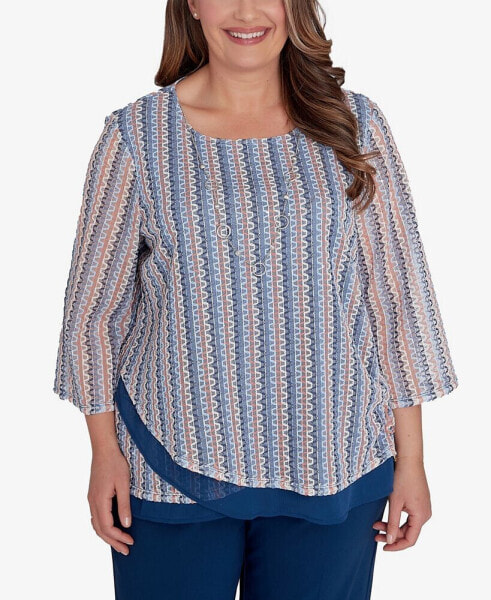 Plus Size Scottsdale Vertical Texture Woven Trim Top with Necklace