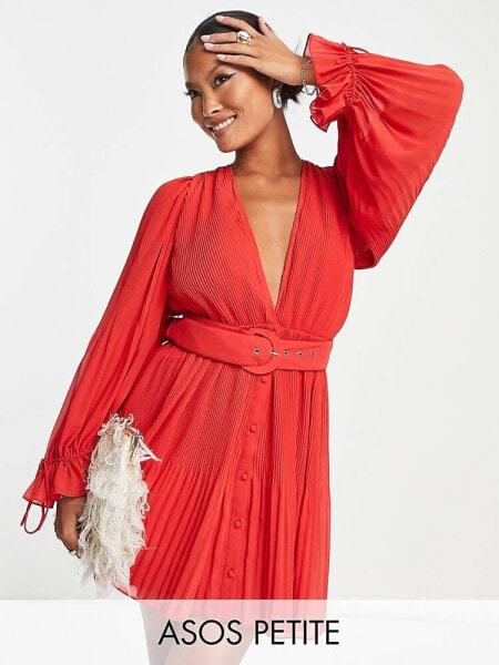 ASOS DESIGN Petite – Plissiertes Minikleid in Rot mit Blousonärmeln und Gürteldetail