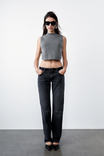 Cropped knit vest with buttons