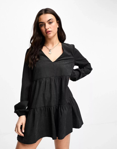 ASOS DESIGN – Gesmokter Cupro-Playsuit in Schwarz mit Puffärmeln