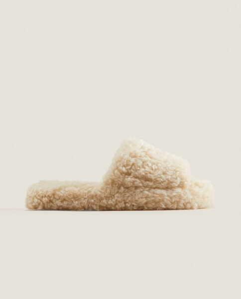 Faux fur platform slippers