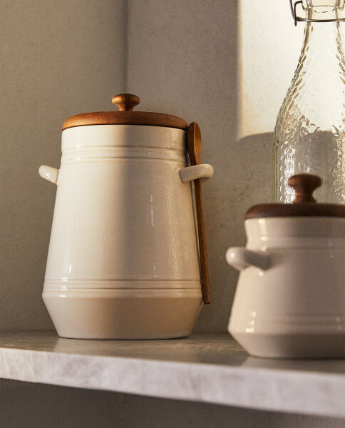 Storage jar with spoon