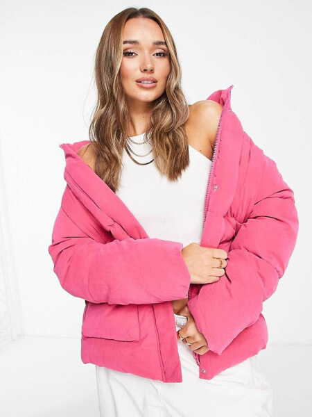 ASOS DESIGN – Samtige Pufferjacke in Rosa